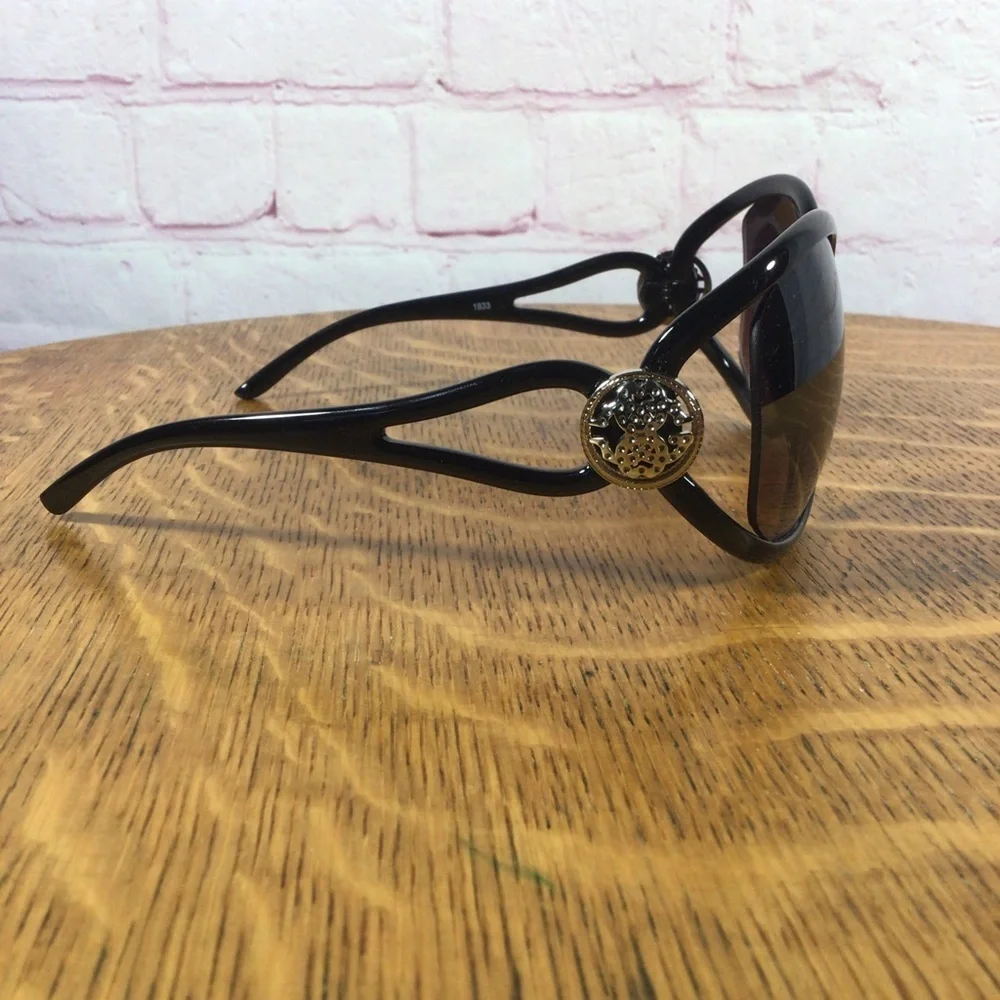 Black and Silver Accent Frame Oversized Sunglasses - Picture 2 of 5